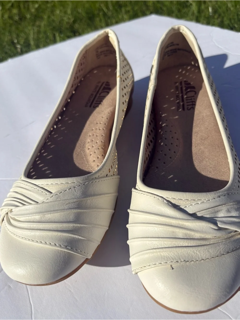 Cliffs by WHITE MOUNTAIN Cream Twisted-Detail Perforated Ballet Flats